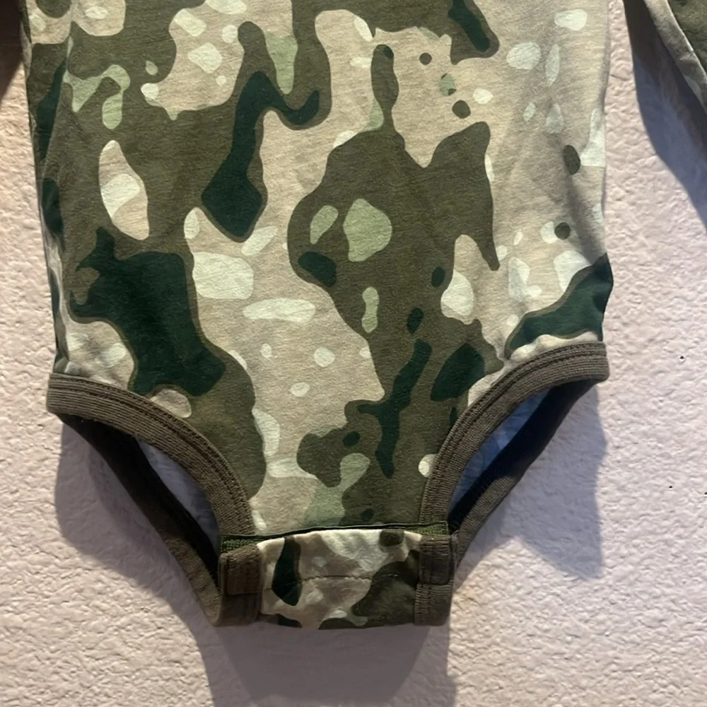 Nike Baby Babies Camouflage Camo Onesie Romper Size 6 Months